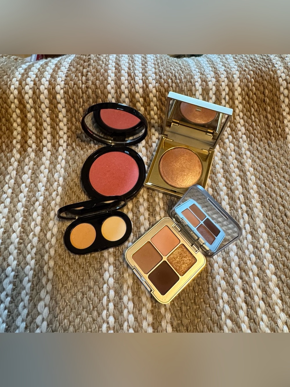 Neutral & Peach Women Makeup Palette Set - Multi Shades